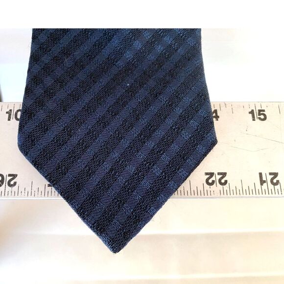 VTG Giorgio Armani Cravatte Royal Navy Blu Black Woven Striped Silk Acetate Tie - Picture 4 of 6
